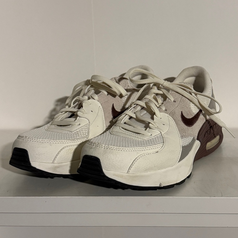Nike Air Max White and Maroon Sneakers - Picture 2 of 4